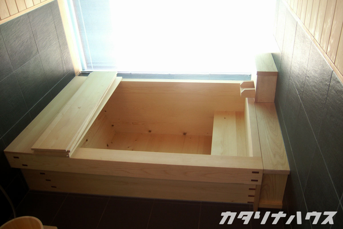 松山市で檜風呂の設置工事