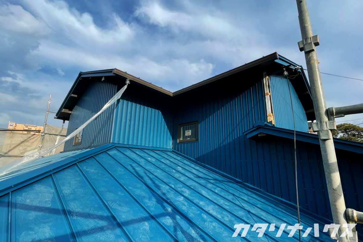 松山市で屋根と外壁をガルバリウム鋼板でリフォーム