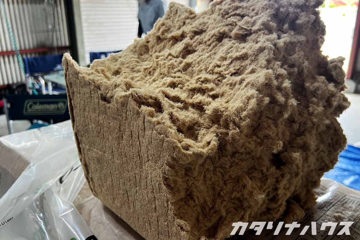 木質繊維系断熱材の充填