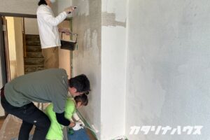 松山市リノベーション　DIY　セルフビルド　RC造　塗装
