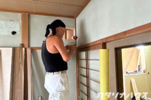 松山市リノベーション　猫と暮らす家　猫ドア　リフォーム　自宅改修工事　大工仕事