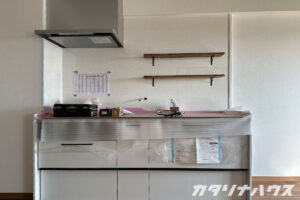 haus_t　松山市リノベーション　リノベーション　リフォーム　中古マンション　キッチン　飾り棚　DIY