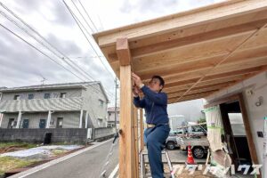 松山市リノベーション　カタリナハウス　コンバージョン　実家リノベ　カーポート　テラス屋根　自転車置き場