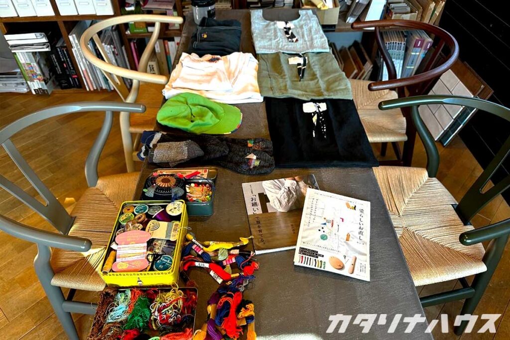 色とりどりの糸を集めてダーニング体験会