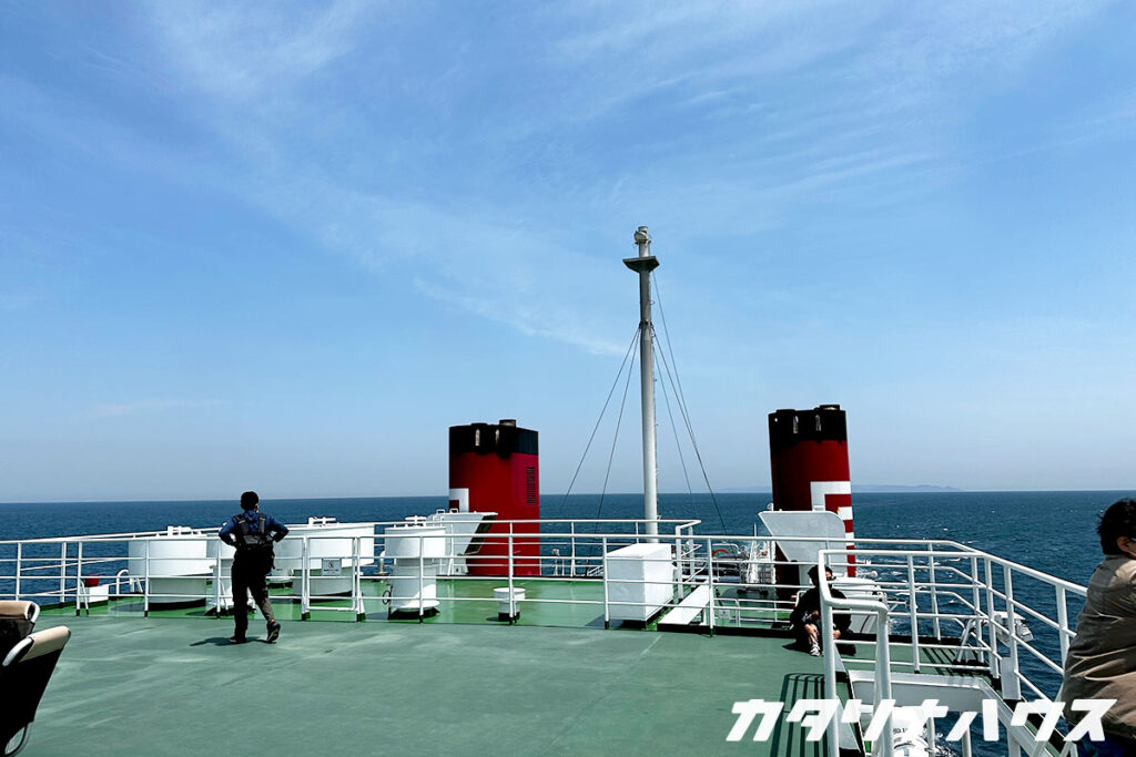 八幡浜から別府を運行する宇和島運輸フェリー。天気が良い船旅