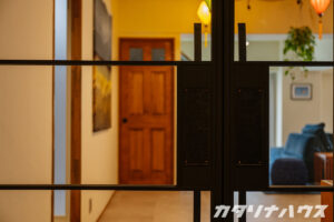 手打ちのアイアン扉