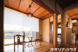 夫婦でお茶を楽しむための日当たりがよい広縁