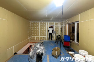 新事務所の仕上げはセルフで行っていきます