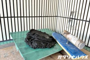 白いタイルに入れるグレー目地