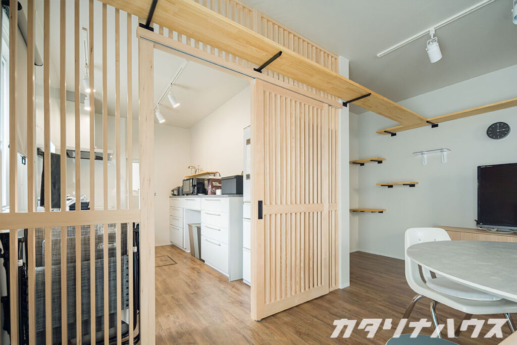 松山市 リノベーション 猫多頭飼育 キッチン格子