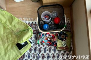 アウトドアチェアのシミをダーニングで補修中