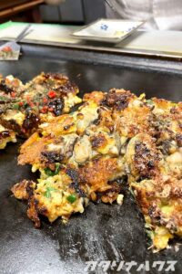 蠣がたっぷり入ったお好み焼き