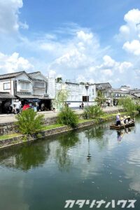 岡山県倉敷市の美観地区を流れる川と川舟流し。