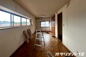 杉フローリングを施工する前のビフォー写真。