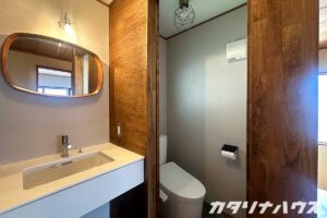リノベーションが完成したトイレと手洗い
