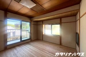 愛媛県産材の杉フローリングでリフォームした洋室